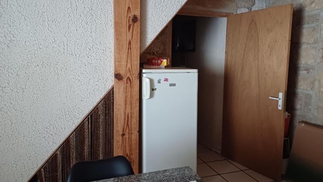 Appartement Chaleureux Dans Une Maison En Pierre Mireval Bagian luar foto