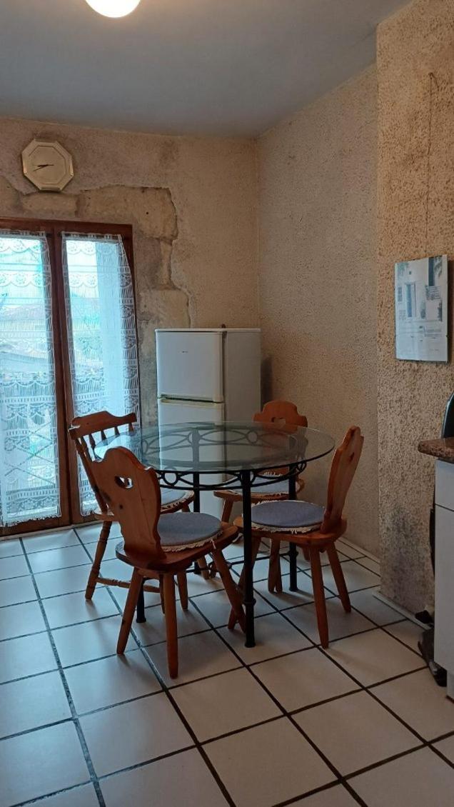 Appartement Chaleureux Dans Une Maison En Pierre Mireval Bagian luar foto