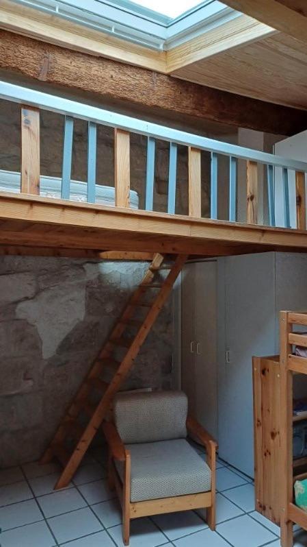 Appartement Chaleureux Dans Une Maison En Pierre Mireval Bagian luar foto